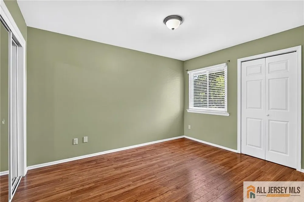 4 Quincy Circle South Brunswick, NJ 08810