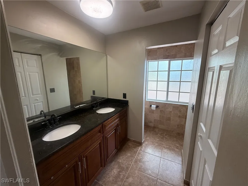 18th Avenue SE Naples, FL 34117