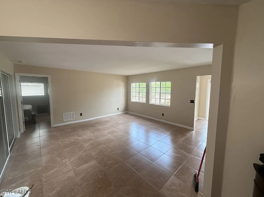 18th Avenue SE Naples, FL 34117