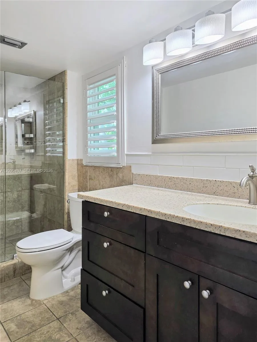 2212 S Cypress Bend Dr #301 Pompano Beach, FL 33069