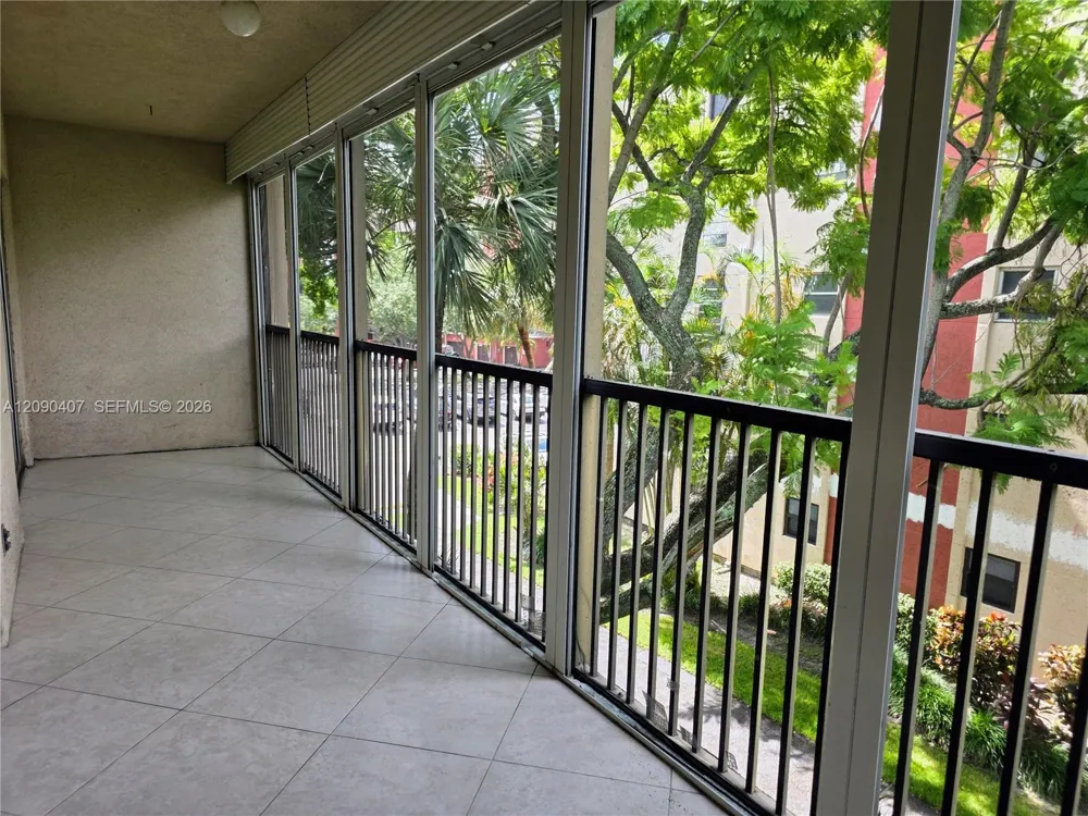 2212 S Cypress Bend Dr #301 Pompano Beach, FL 33069