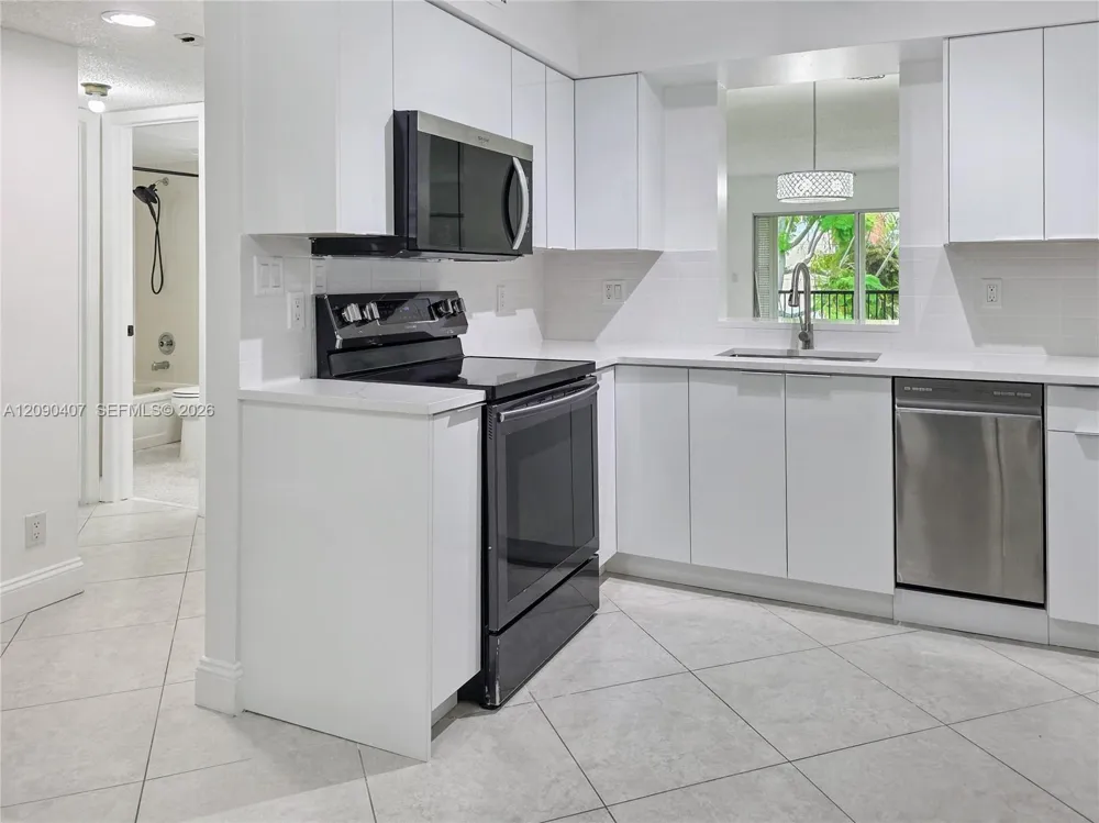 2212 S Cypress Bend Dr #301 Pompano Beach, FL 33069
