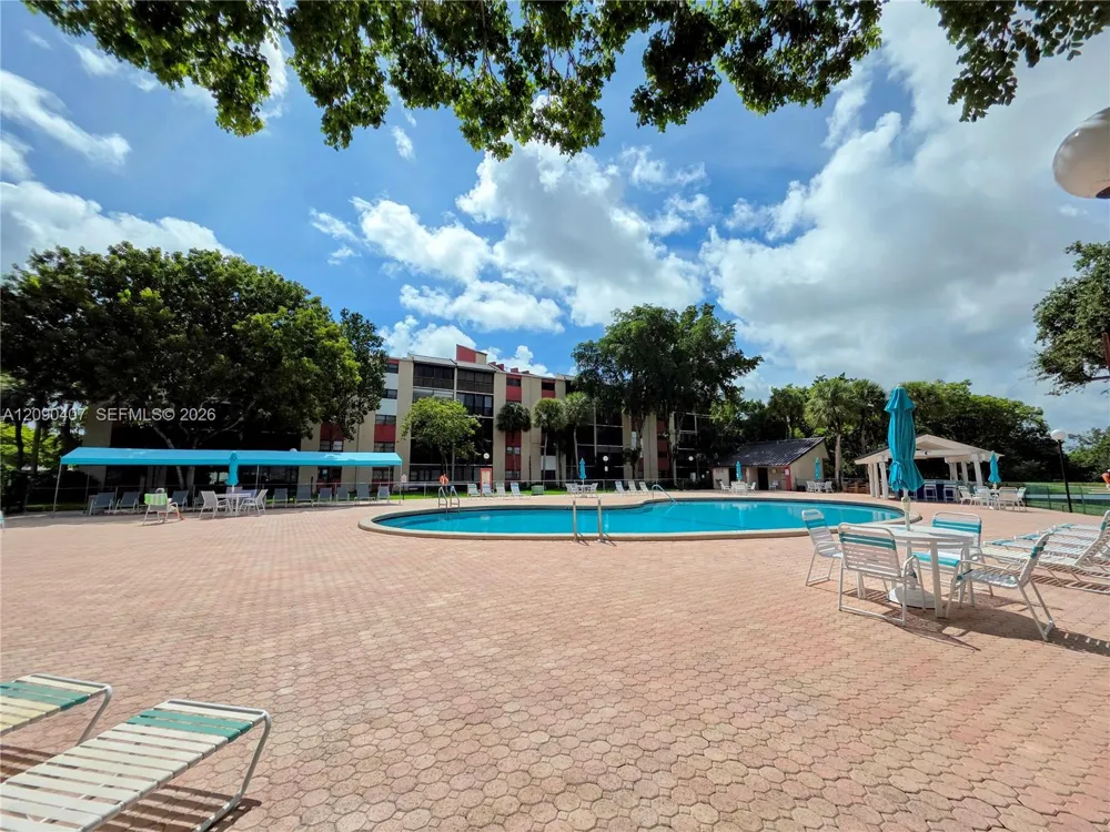 2212 S Cypress Bend Dr #301 Pompano Beach, FL 33069