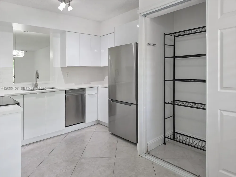 2212 S Cypress Bend Dr #301 Pompano Beach, FL 33069