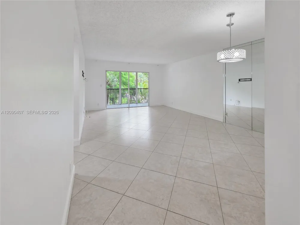 2212 S Cypress Bend Dr #301 Pompano Beach, FL 33069