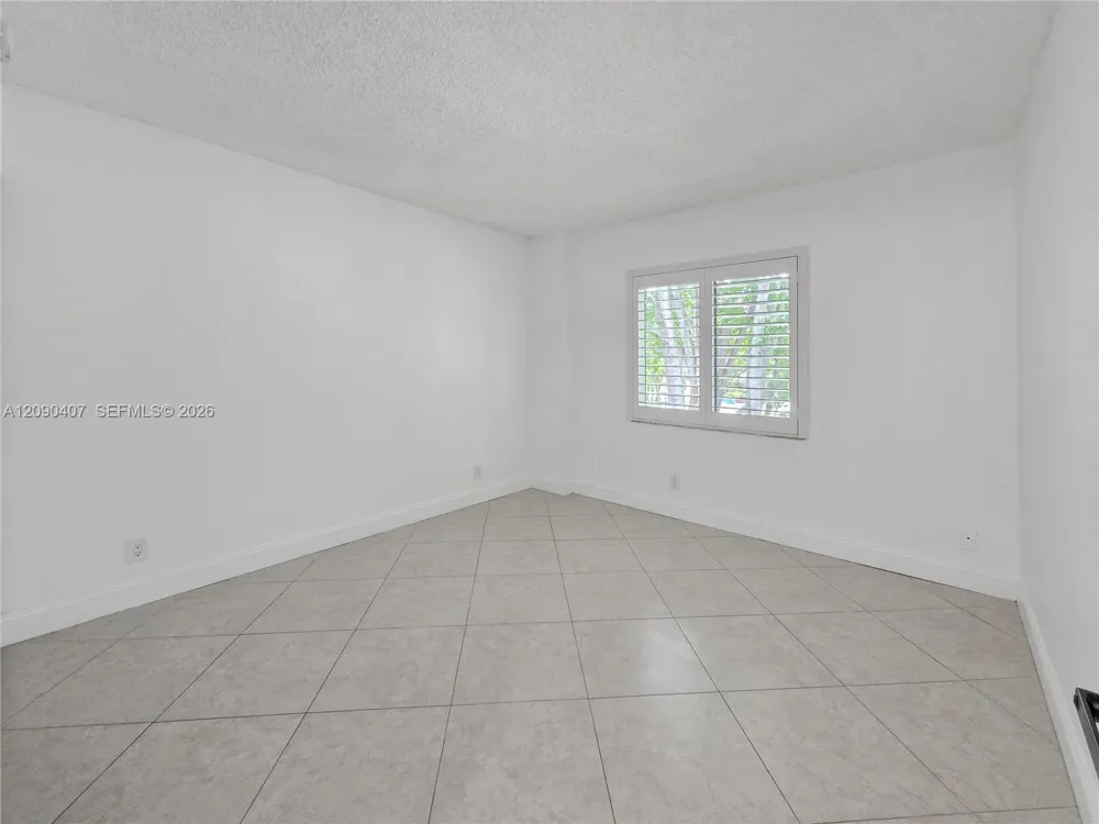 2212 S Cypress Bend Dr #301 Pompano Beach, FL 33069