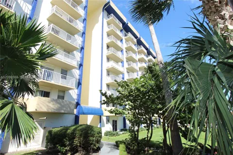 4550 NW 9 ST #406E
