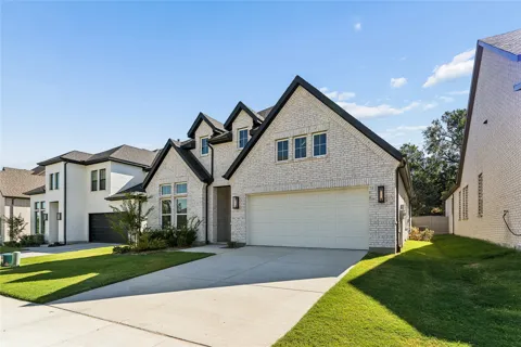 2216 Lakelet Drive
