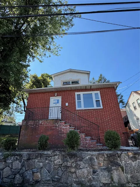 23 Mansion Avenue #2