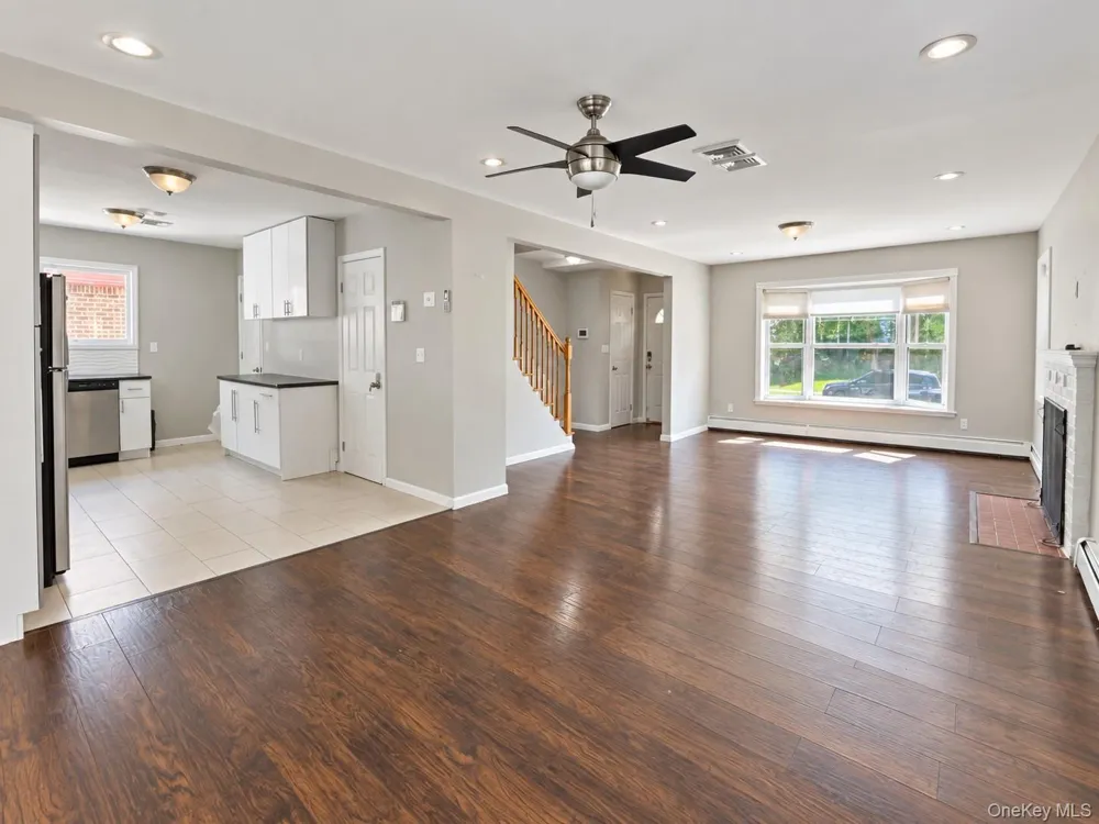 21757 77th Avenue Oakland Gardens, NY 11364