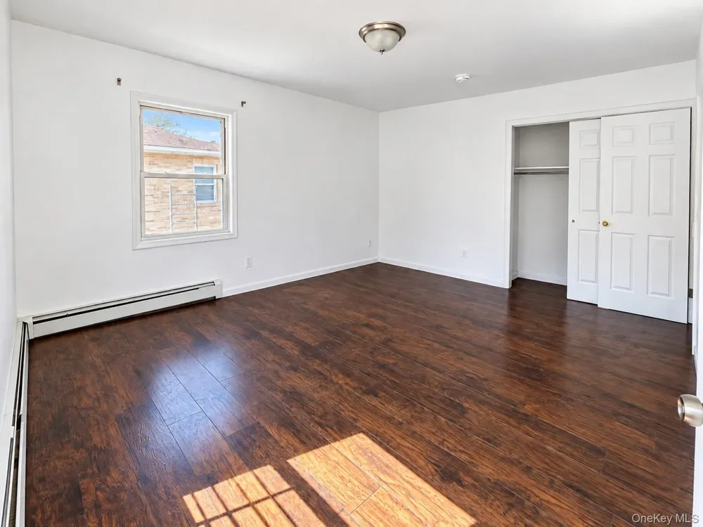 21757 77th Avenue Oakland Gardens, NY 11364