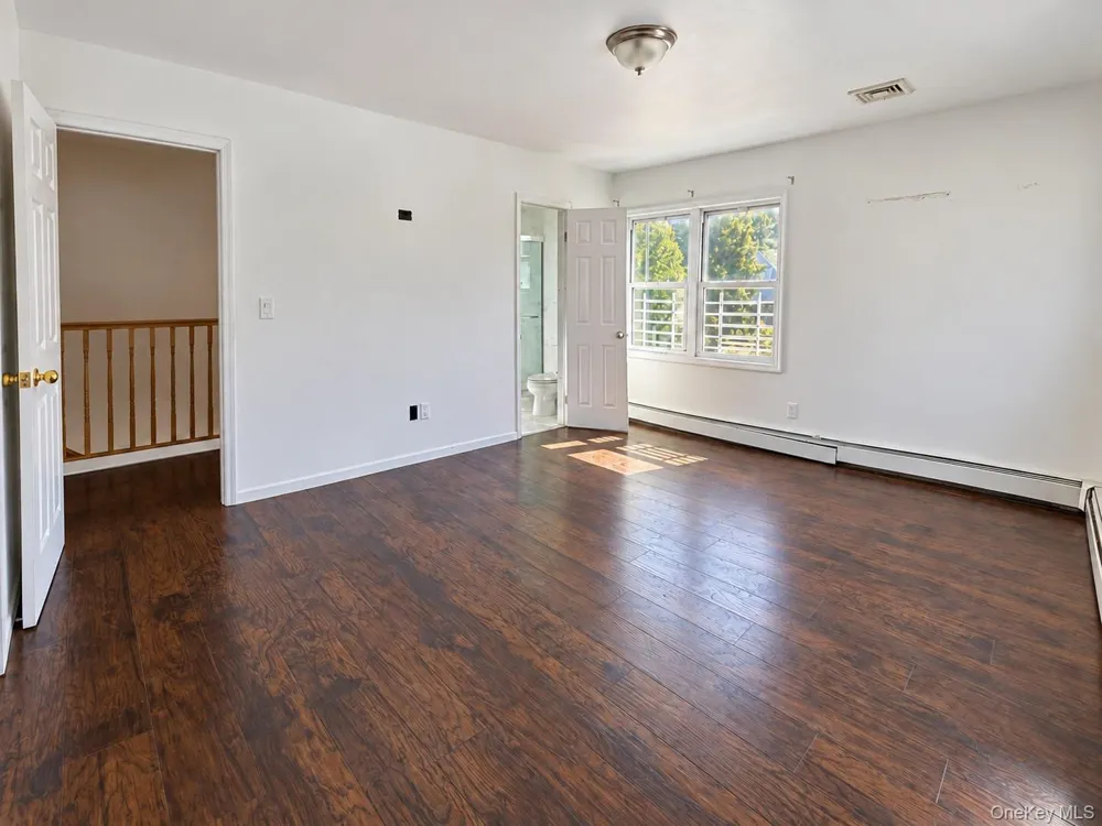 21757 77th Avenue Oakland Gardens, NY 11364