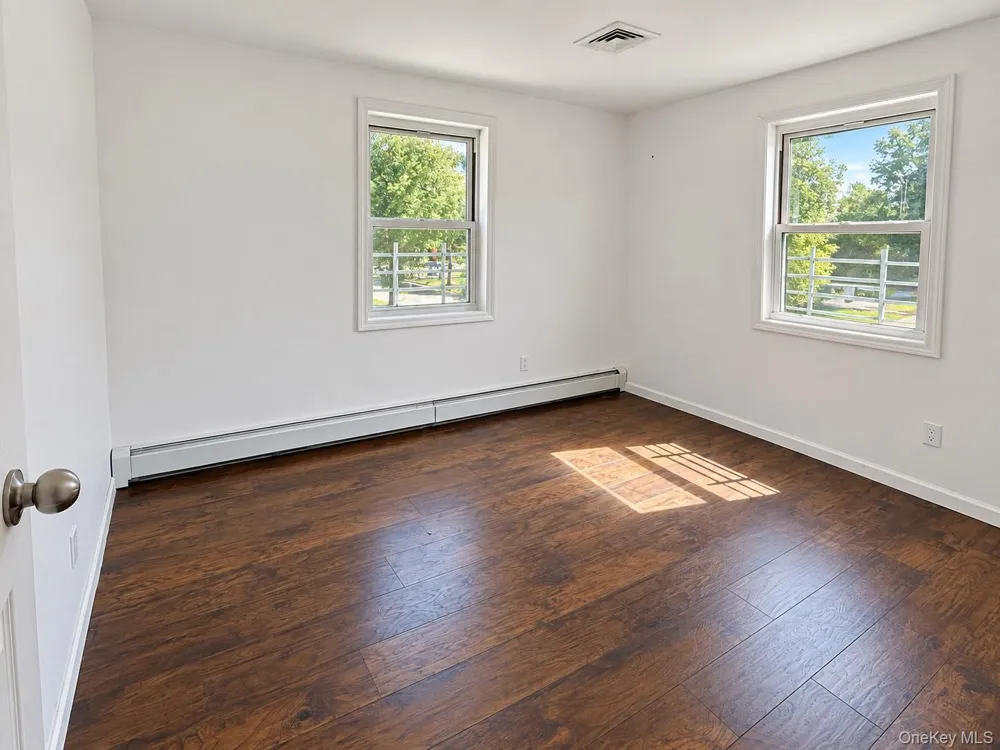 21757 77th Avenue Oakland Gardens, NY 11364