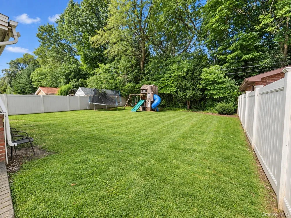 21757 77th Avenue Oakland Gardens, NY 11364