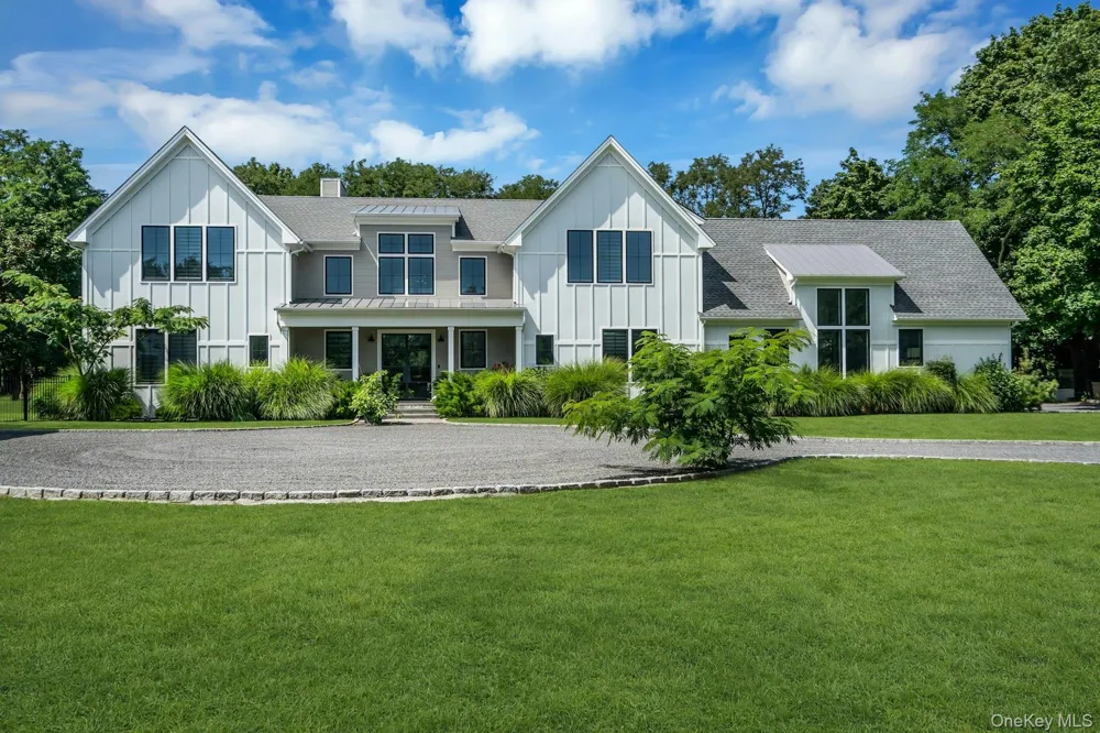 712 Hubbard Avenue Aquebogue, NY 11901