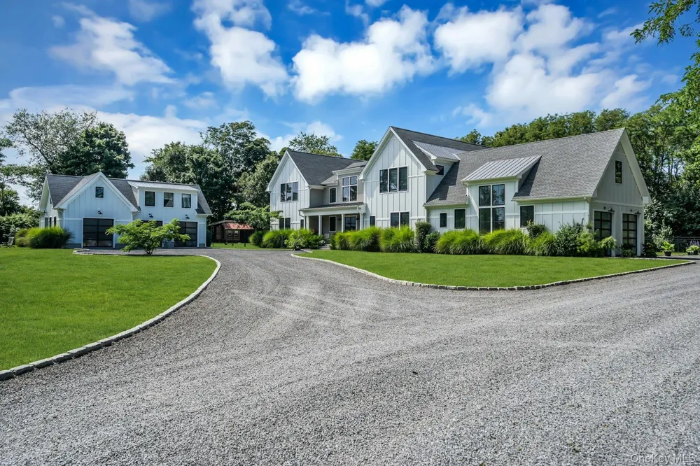 712 Hubbard Avenue Aquebogue, NY 11901