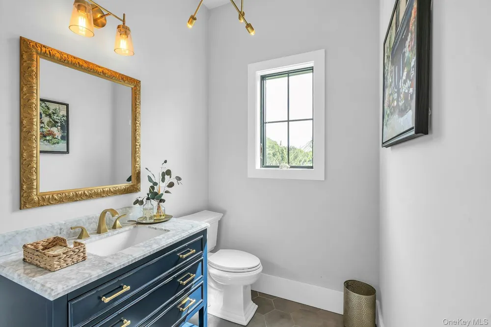 712 Hubbard Avenue Aquebogue, NY 11901