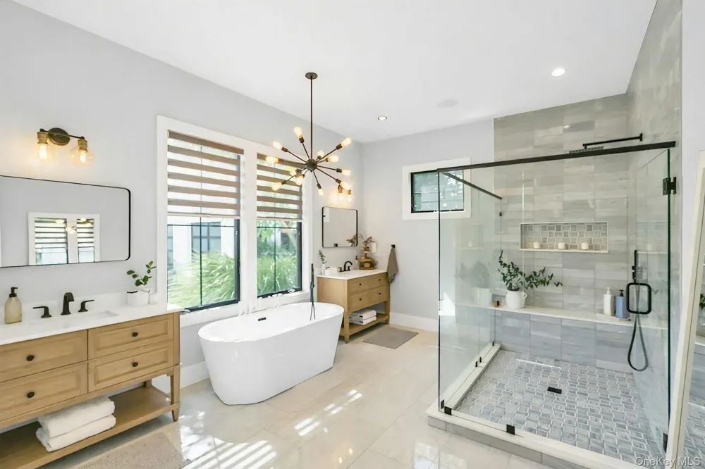 712 Hubbard Avenue Aquebogue, NY 11901