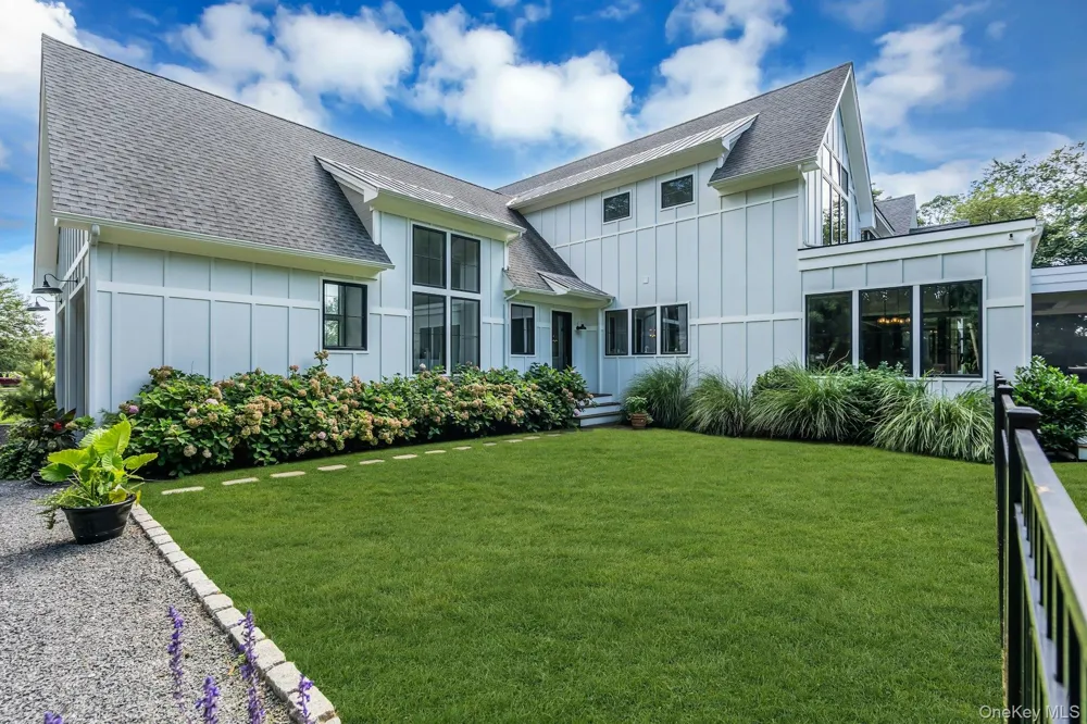 712 Hubbard Avenue Aquebogue, NY 11901