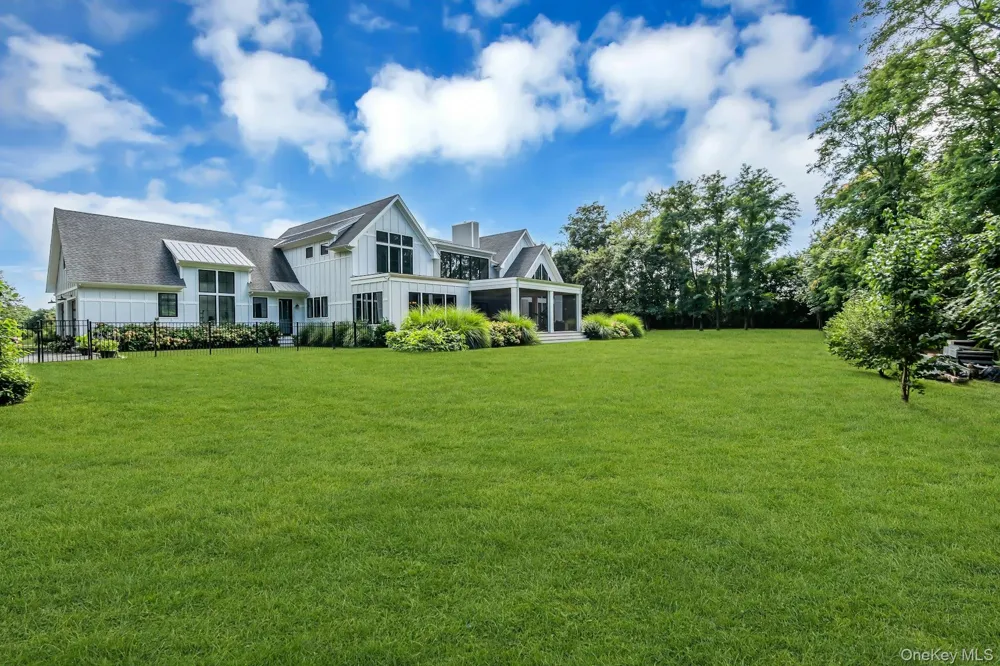 712 Hubbard Avenue Aquebogue, NY 11901