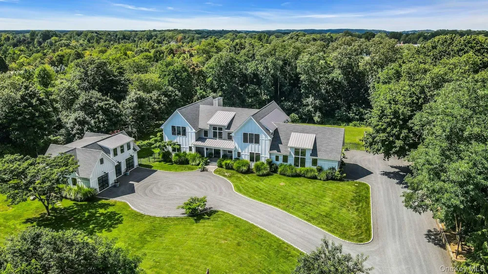 712 Hubbard Avenue Aquebogue, NY 11901