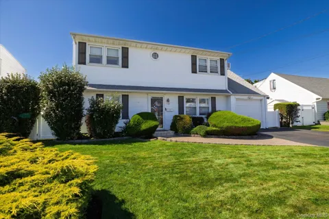 129 Arlyn Drive W