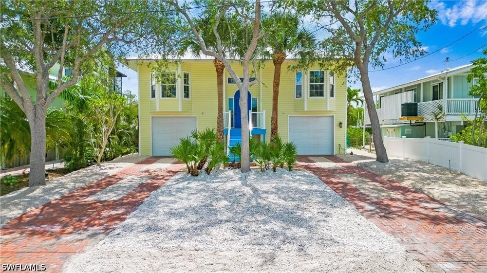 Grand Canal Drive Naples, FL 34110