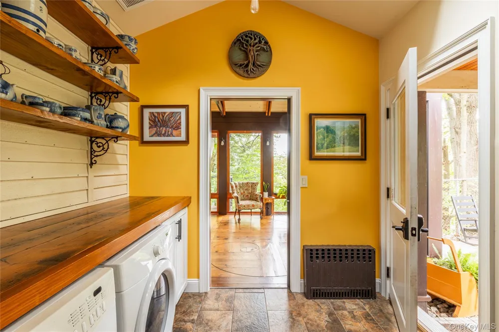 19 Linden Avenue Troy, NY 12180