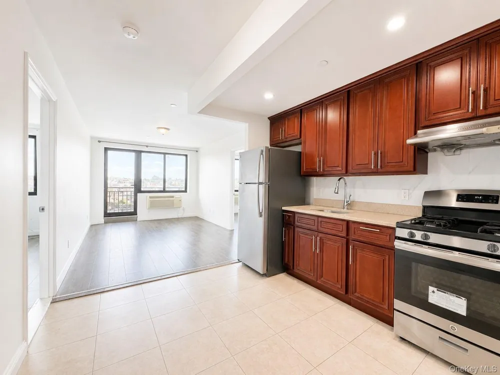 7026 Queens Boulevard #7F Woodside, NY 11377