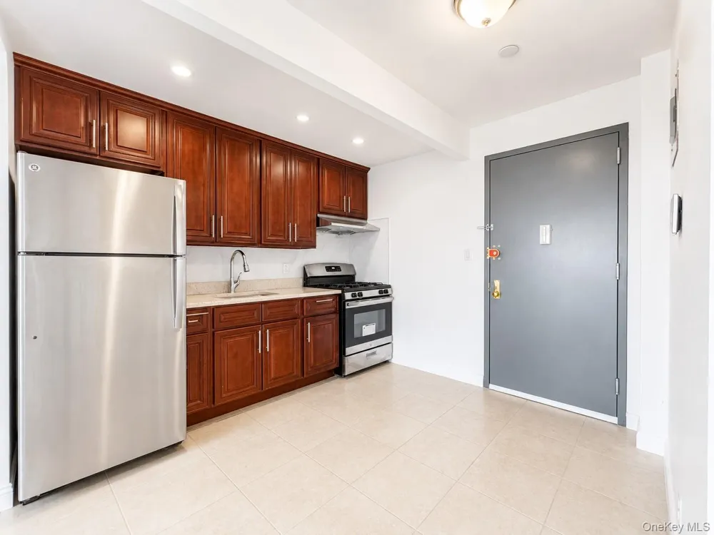 7026 Queens Boulevard #7F Woodside, NY 11377