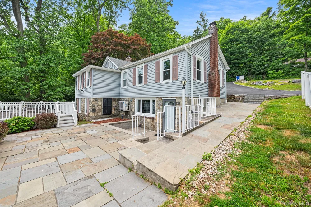 10 Holland Drive Carmel, NY 10512