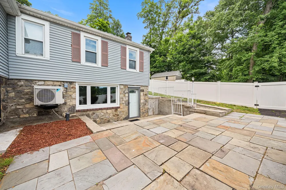 10 Holland Drive Carmel, NY 10512