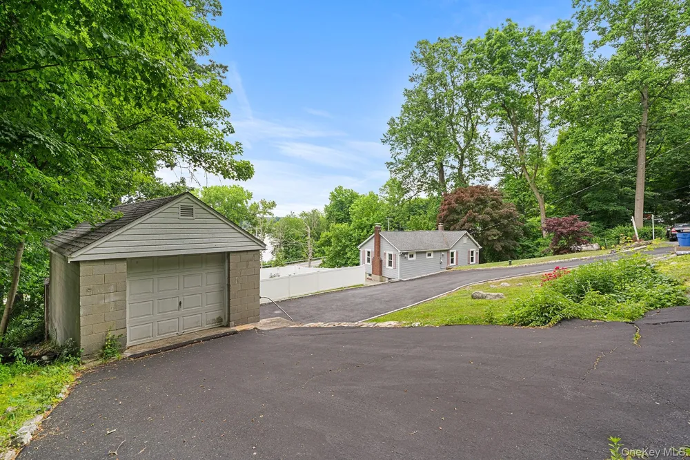 10 Holland Drive Carmel, NY 10512