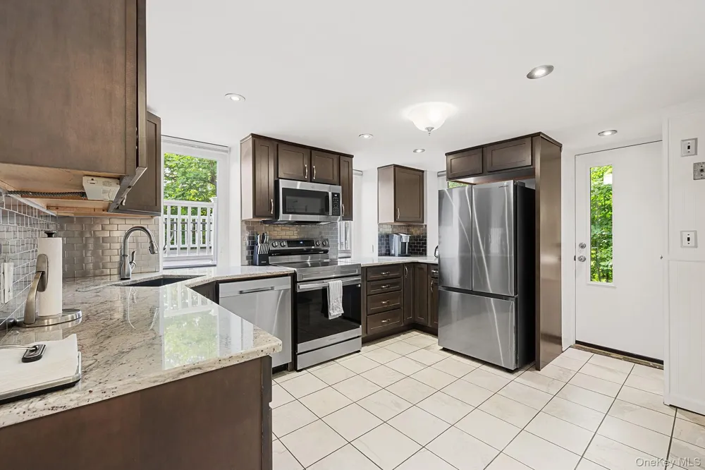 10 Holland Drive Carmel, NY 10512