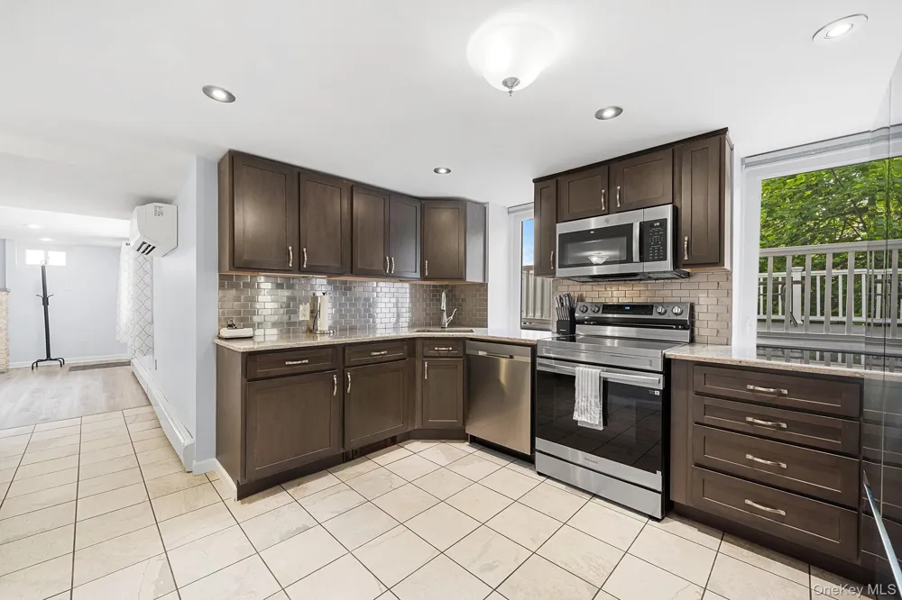 10 Holland Drive Carmel, NY 10512