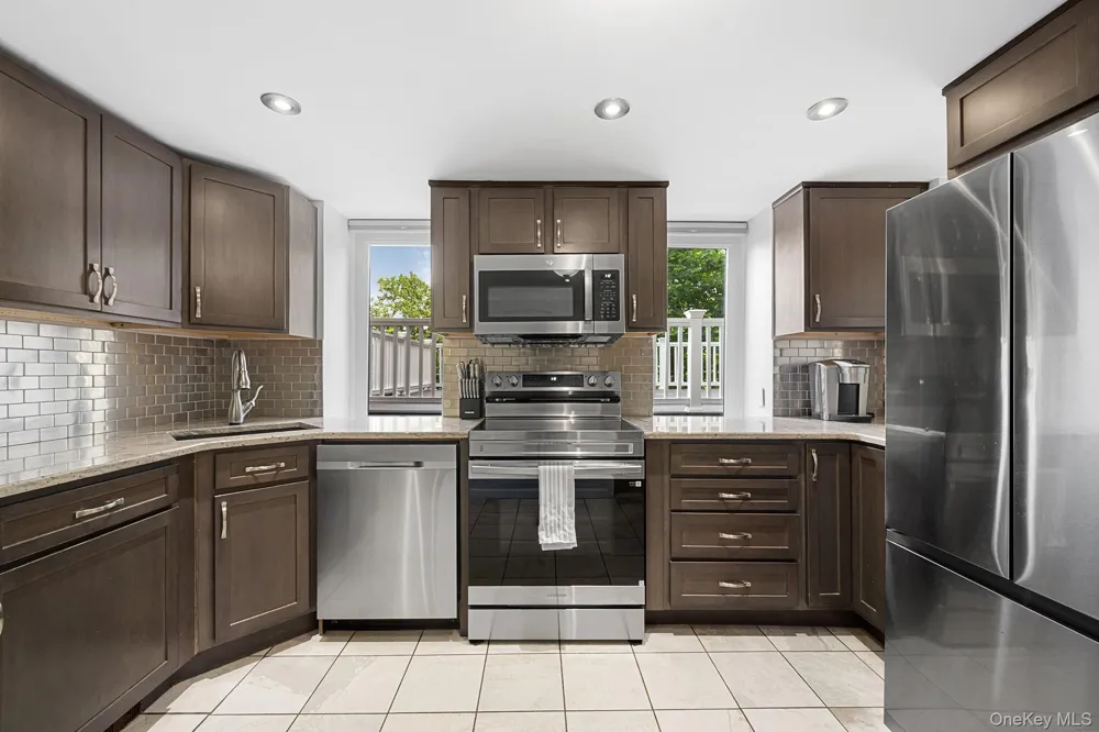 10 Holland Drive Carmel, NY 10512
