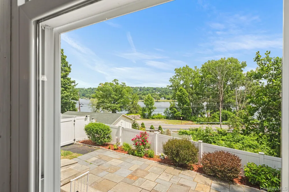 10 Holland Drive Carmel, NY 10512
