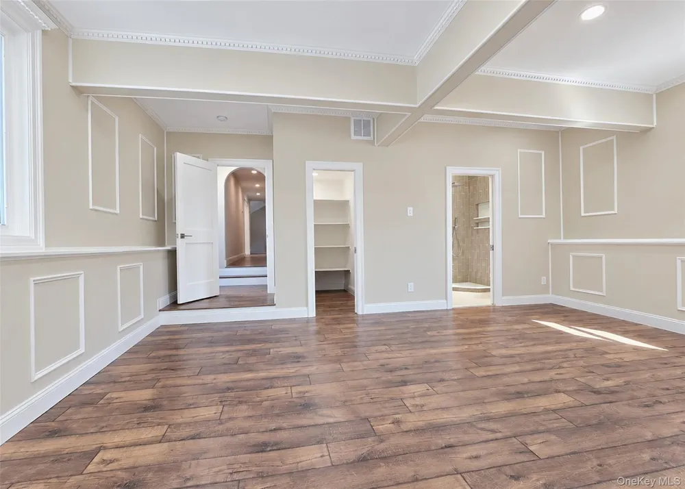 19 Victoria Lane Manorville, NY 11949