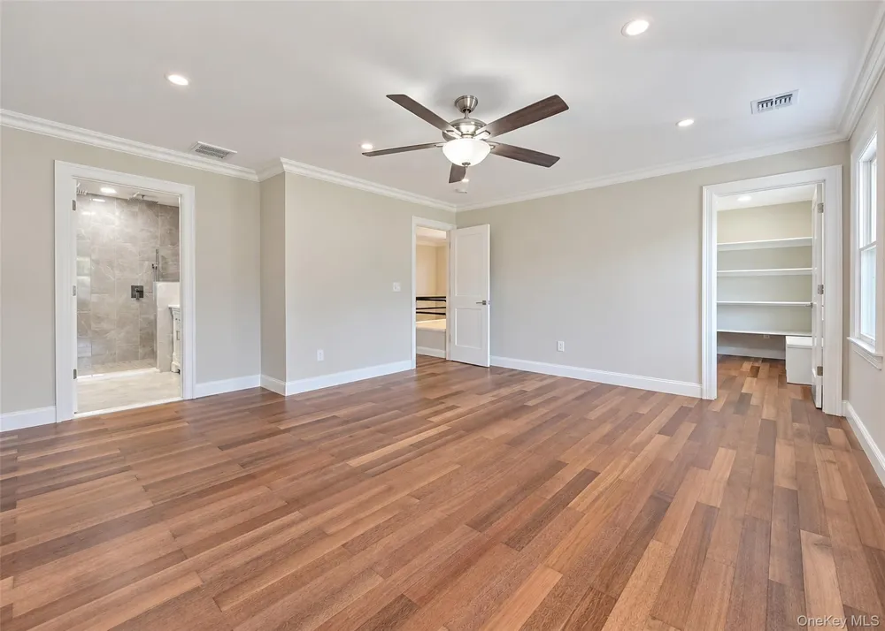 19 Victoria Lane Manorville, NY 11949