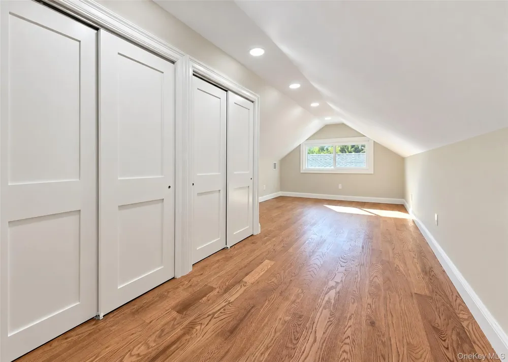 19 Victoria Lane Manorville, NY 11949