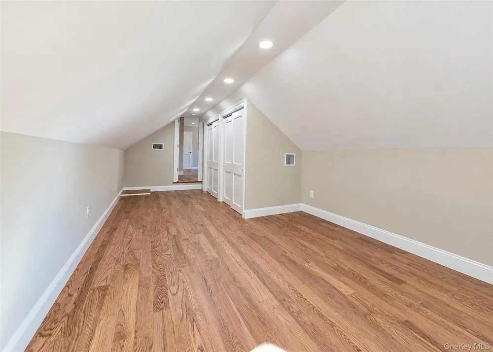19 Victoria Lane Manorville, NY 11949