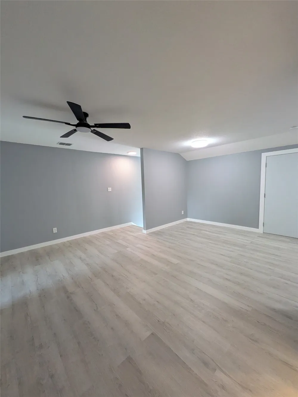 5523 SAN JACINTO DRIVE #9 Granbury, TX 76048