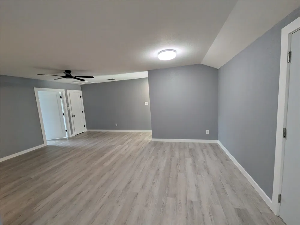 5523 SAN JACINTO DRIVE #9 Granbury, TX 76048
