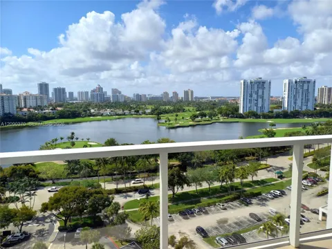 3701 Country Club Dr #1706