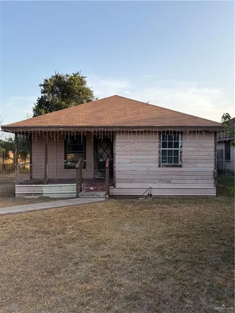 1220 E 2nd Street