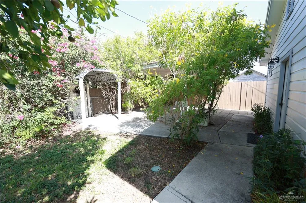 124 S Sinclair Avenue Weslaco, TX 78596