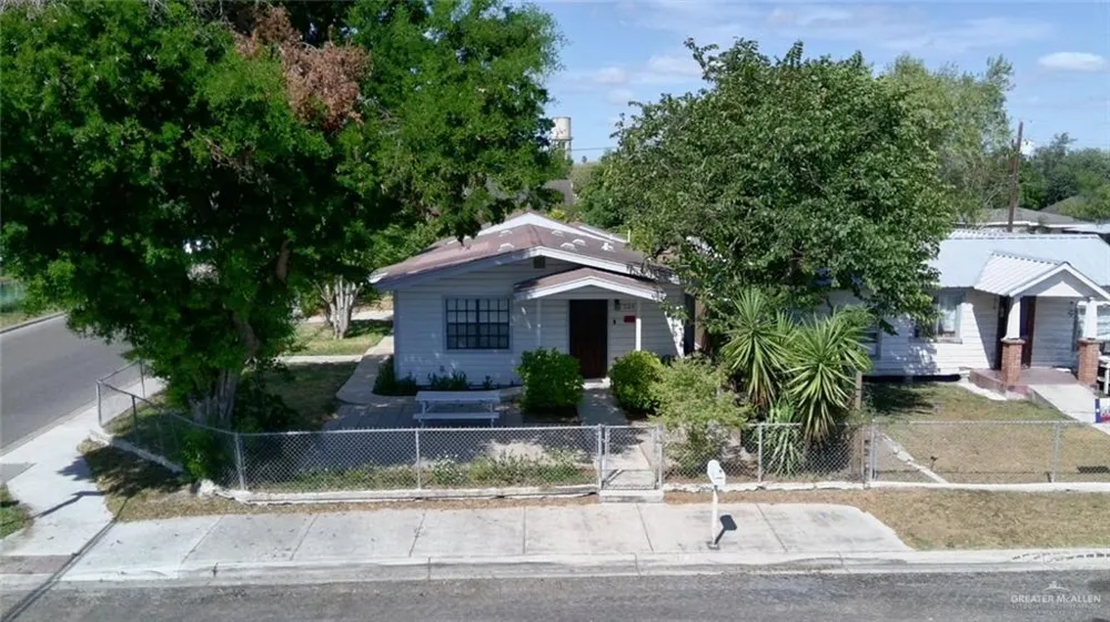 124 S Sinclair Avenue Weslaco, TX 78596