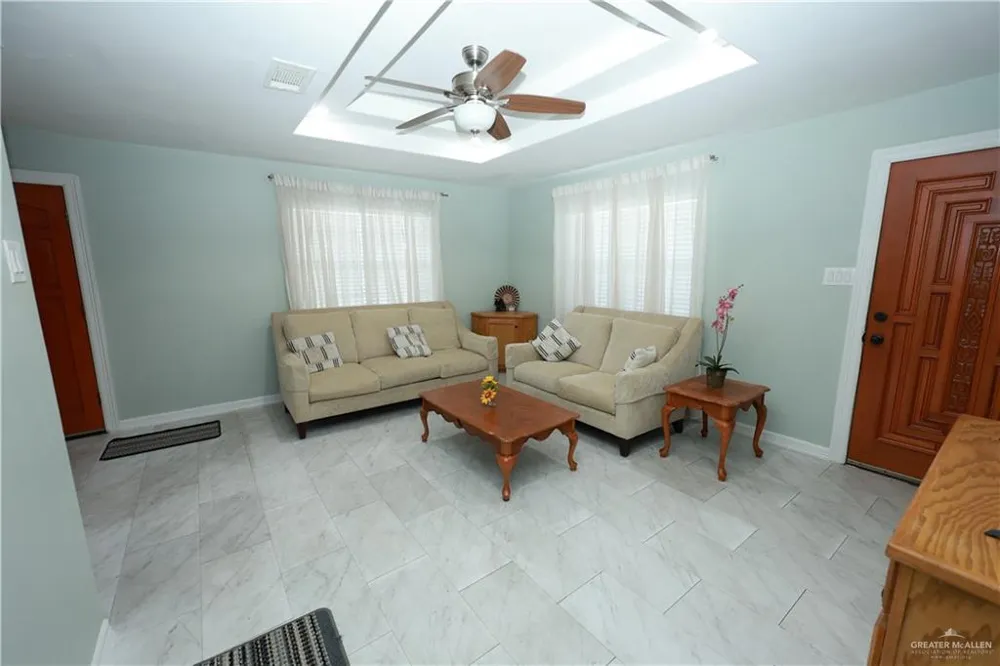 124 S Sinclair Avenue Weslaco, TX 78596