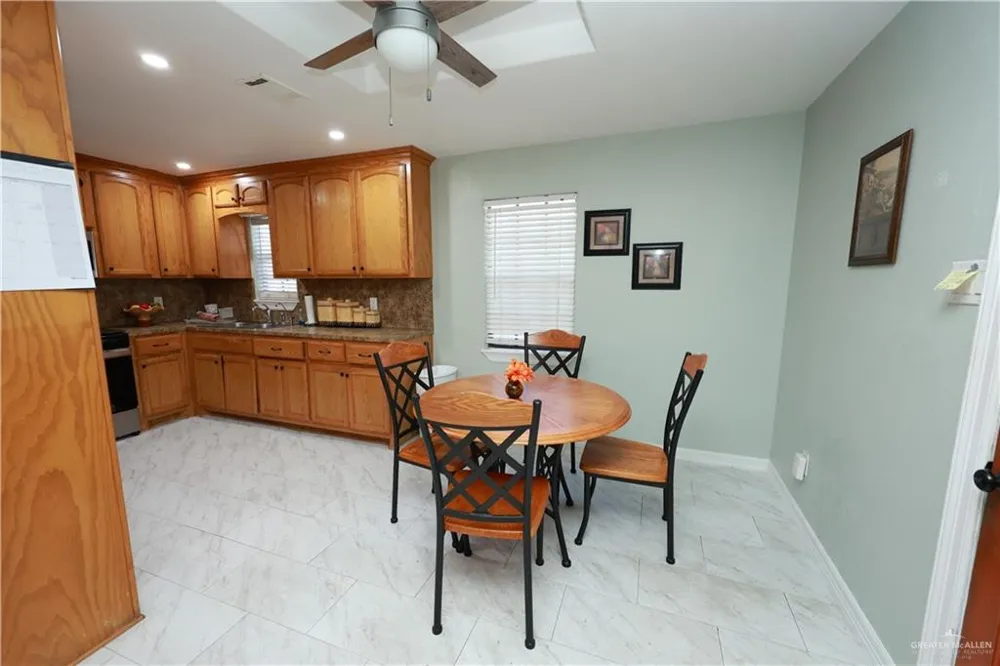 124 S Sinclair Avenue Weslaco, TX 78596
