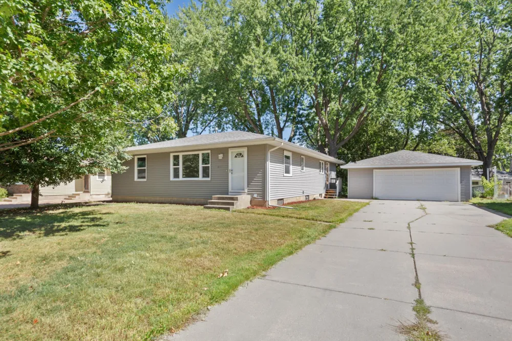 4242 Limestone Drive Eagan, MN 55122